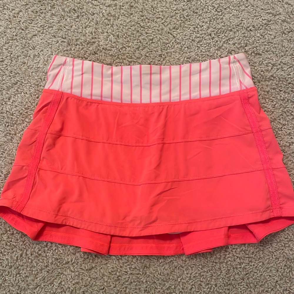 Lulu lemon skirt size 6